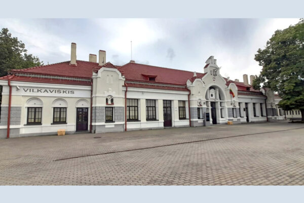 Stoties šimtmetis: pasidžiaugti ar pratylėti?