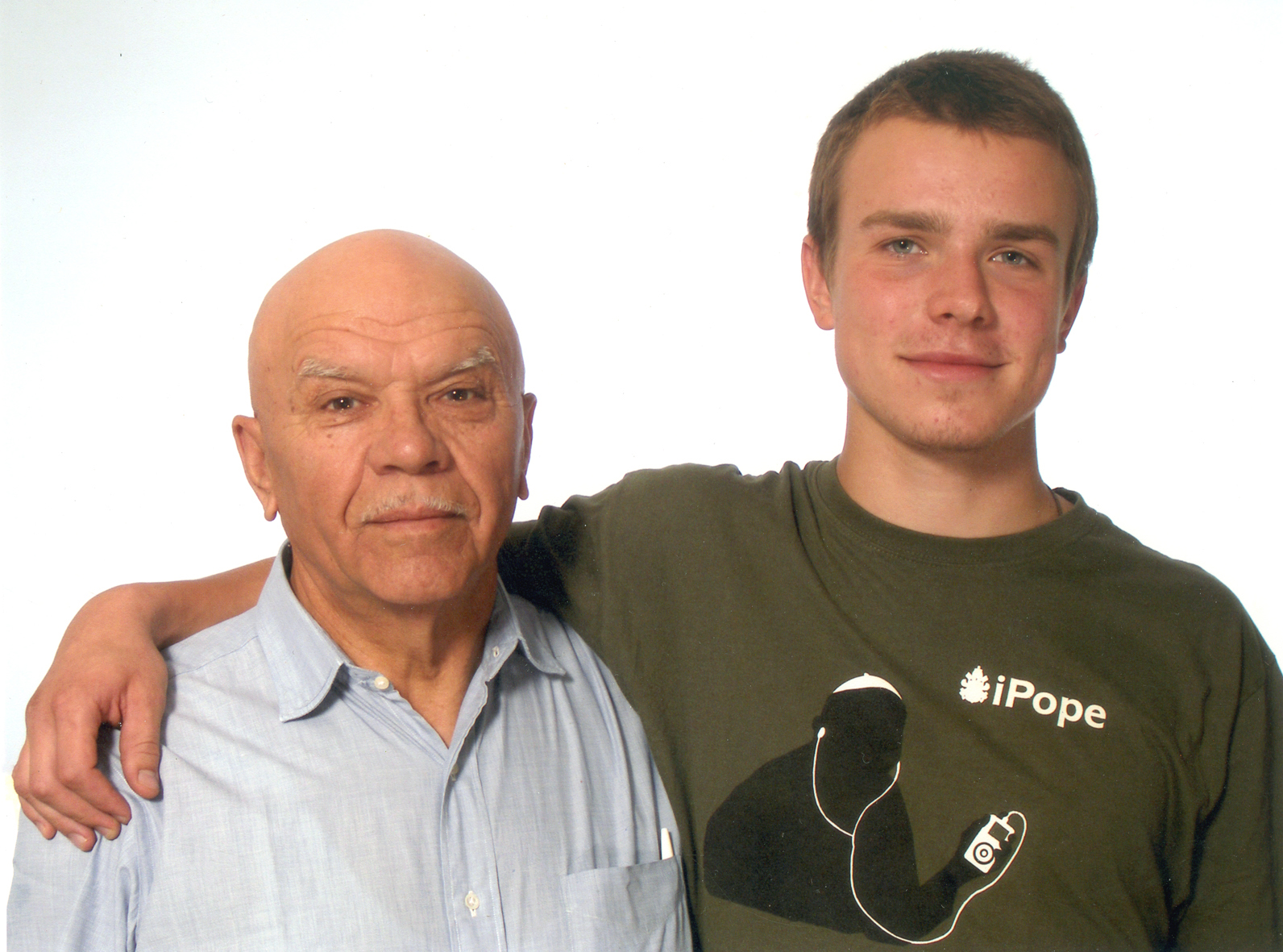 Senelio ir anūko kartų paralelė