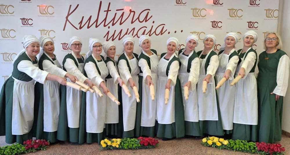 „Pinavija“ vis šokyje...