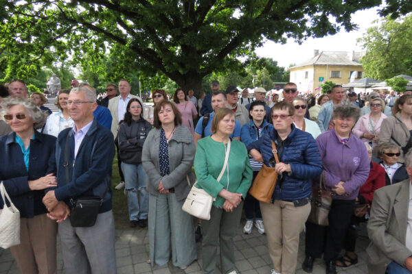 Mies­to šven­tė­je – dū­dų skam­be­sys ir dė­me­sys Pap­rū­sės istorijai