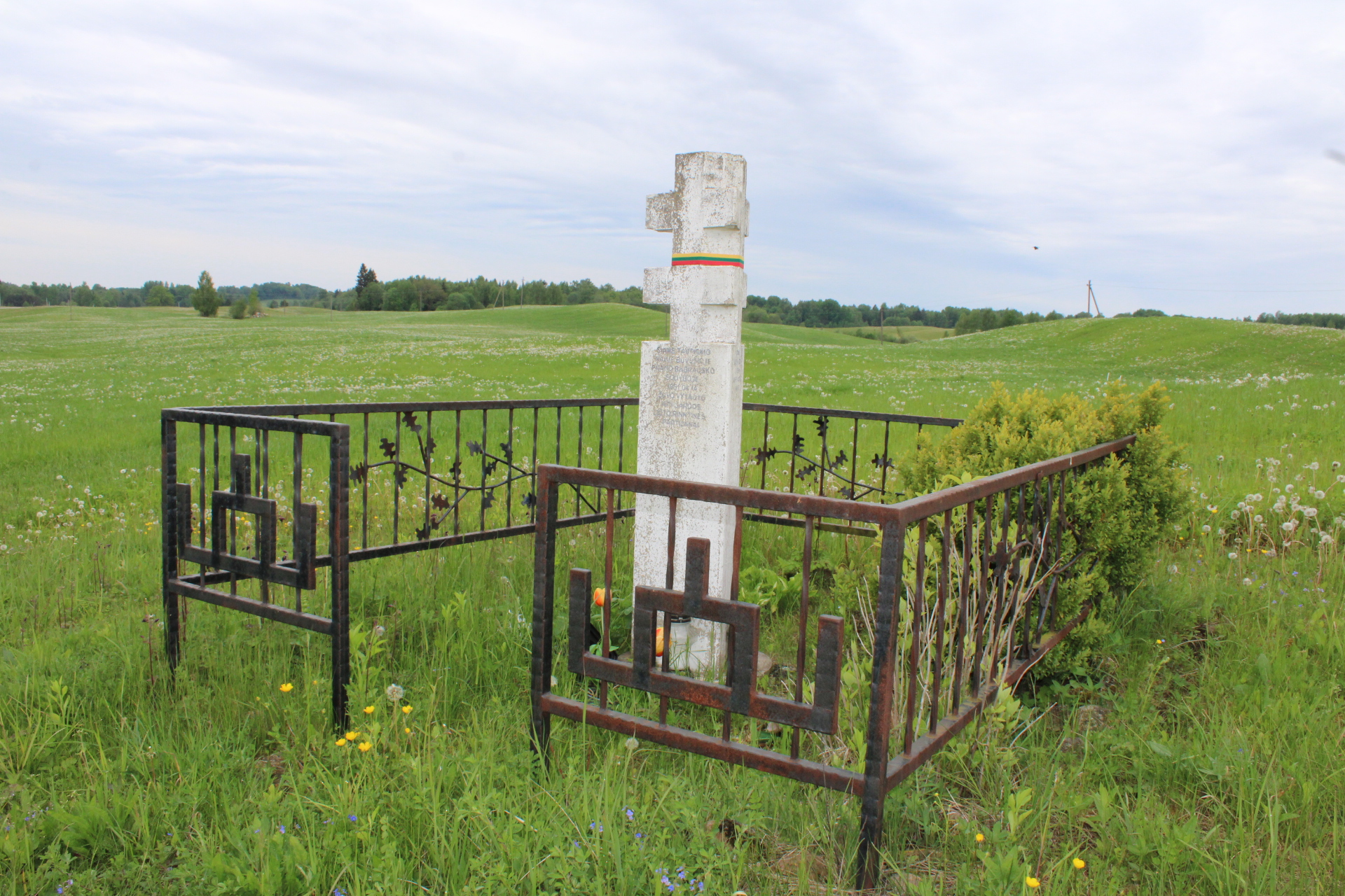Nematyti neregėti dalykai, trapus šykštuolės cibulio laiškas, nekrikštytos žemės monai ir kaip jaunieji ūkinykai Smetonos laivu jūron važiavo