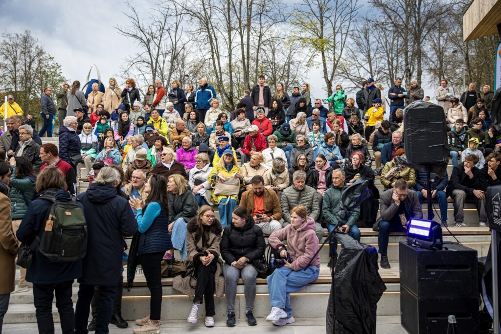 Duris atvėrė pirmasis nepriklausomoje Lietuvoje specialiai jaunimui pastatytas centras