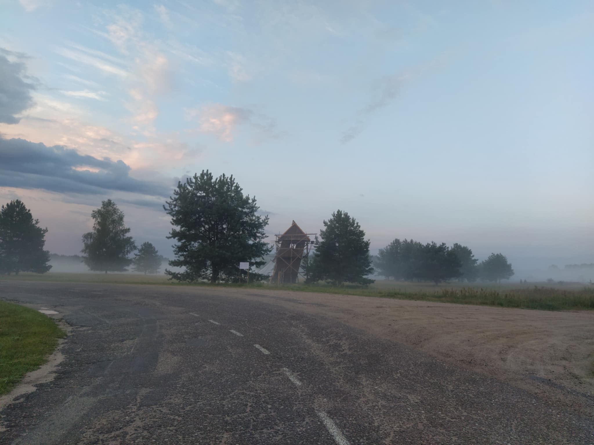 Skulp­tū­ros „PI­ZA TOWER KA­BE­LI­AI” pri­sta­ty­mas