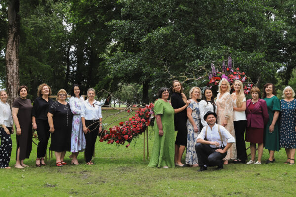 Rožių festivalis: nuo puošnių gėlių kompozicijų iki įdomių istorijų