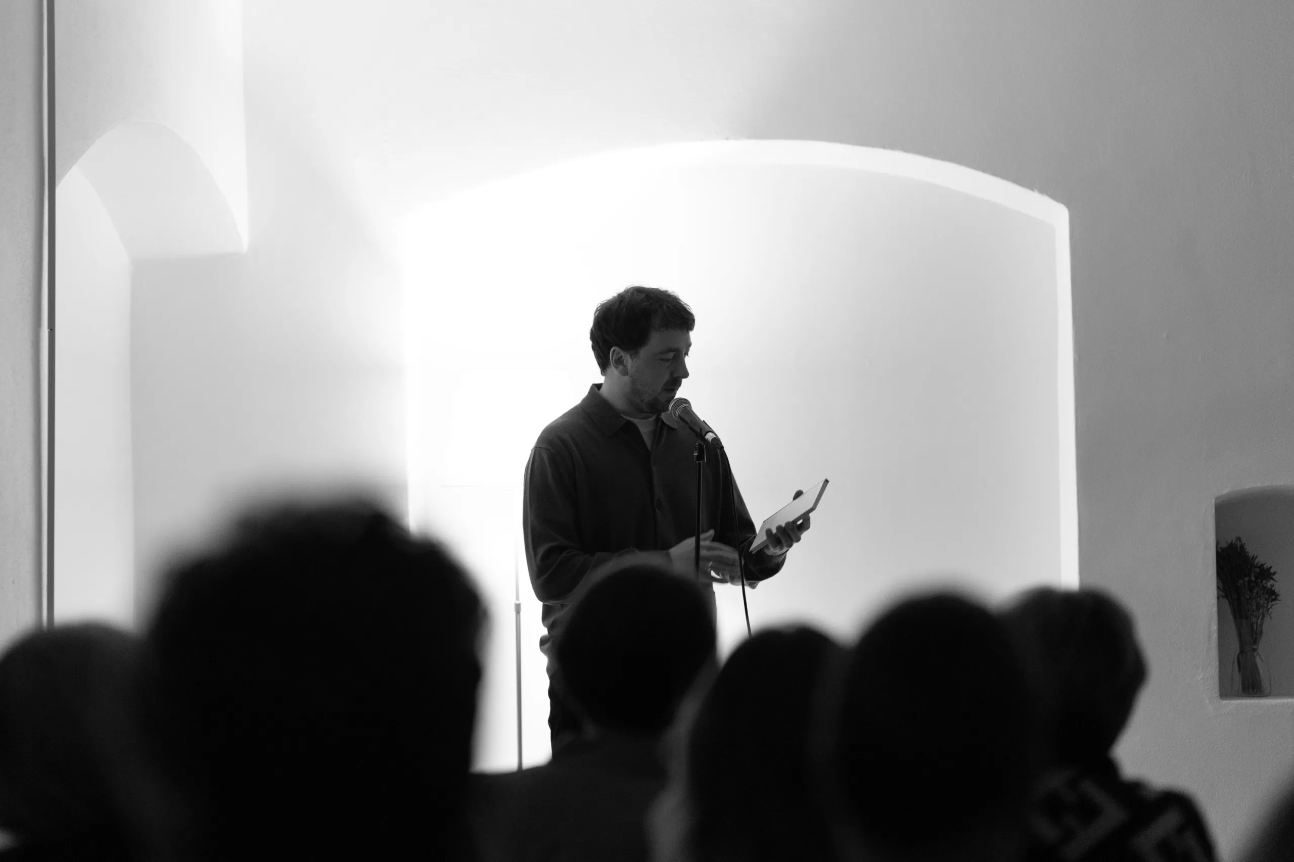 Violončelės ir poezijos pokalbiu pristatyta M. Nastaravičiaus poezijos knyga „Antra dalis“