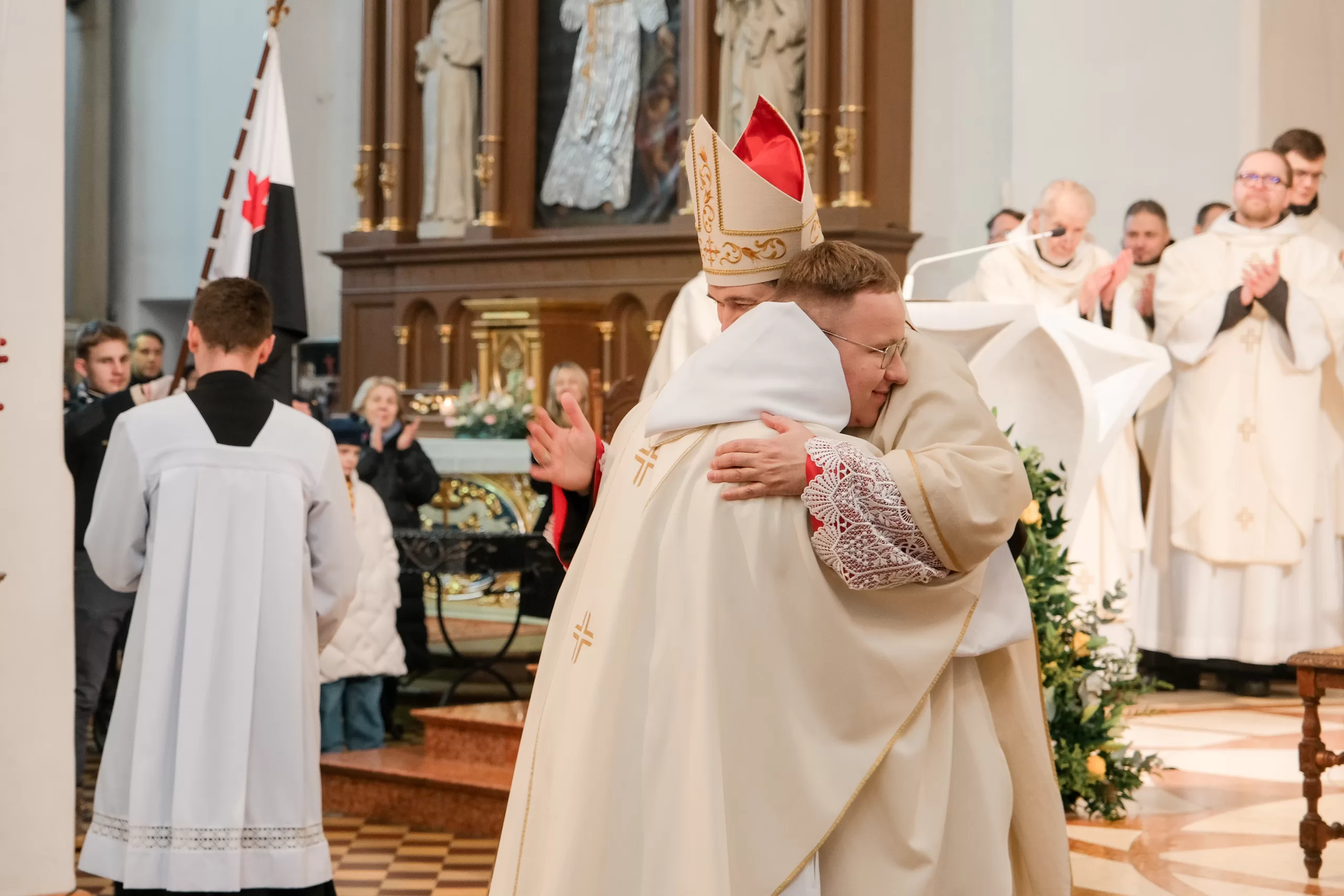 Naujai įšventintas kunigas E. Jurgutis OFM: „Kai gyvenime vyksta dideli pokyčiai, norisi pakeisti ir išvaizdą“