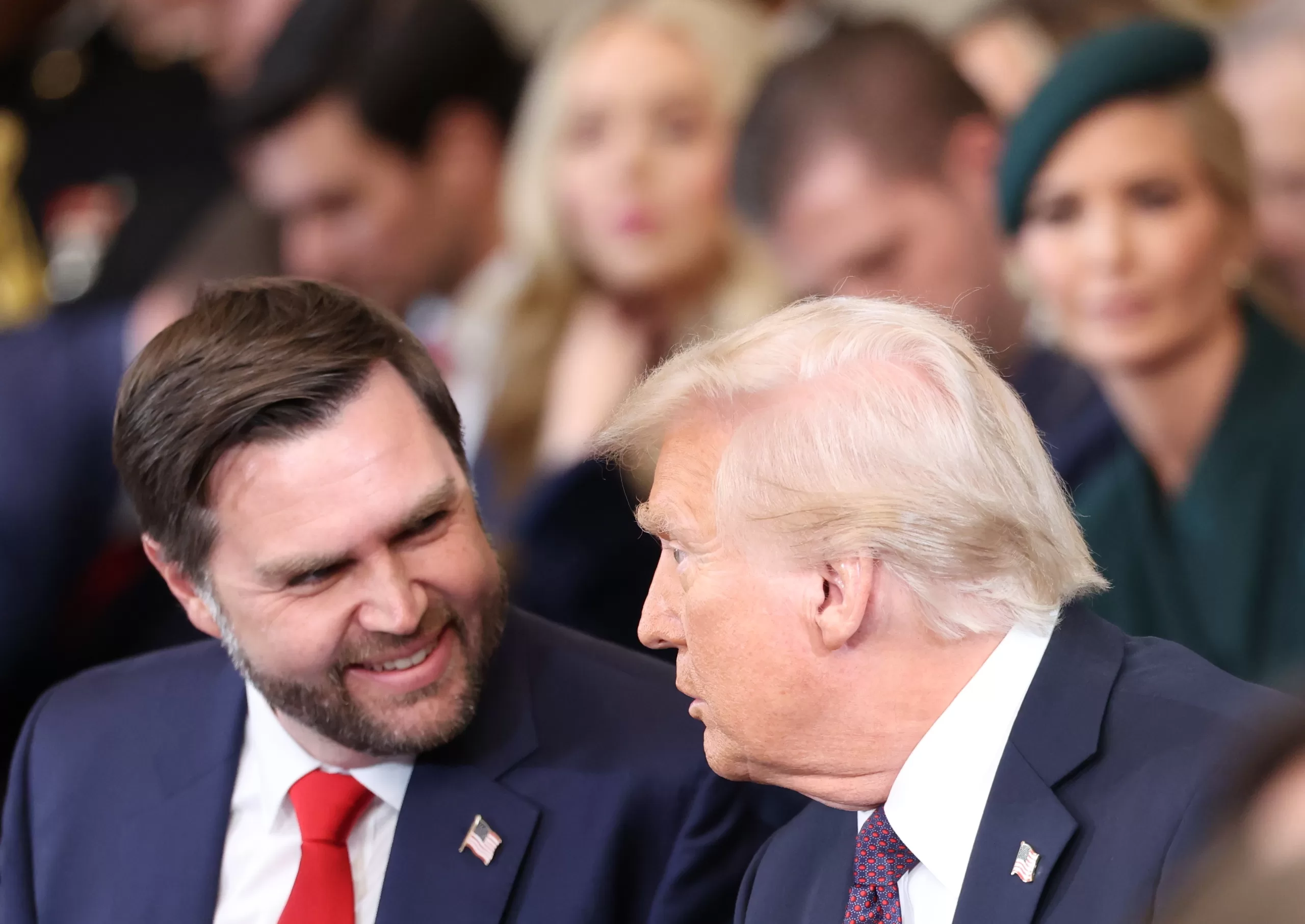 „Tamsiosios apšvietos“ aspektai ir kaip jie palietė D. Trumpo administraciją