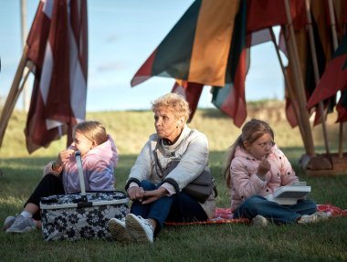 Ugnį aukure įžiebė Kryžių slėnį projektavęs miškininkas