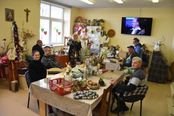 Plun­gės kri­zių cent­ro gy­ven­to­jų sie­lų rea­bi­li­ta­ci­ja