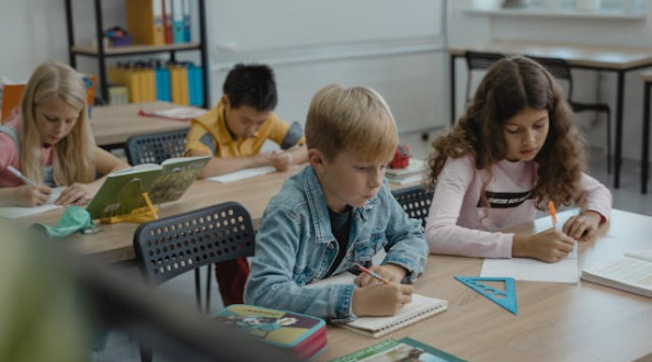 „Būti kartu”. Kaip iš tiesų veikia įtraukusis ugdymas – ne instrukcijose, o realioje klasėje?